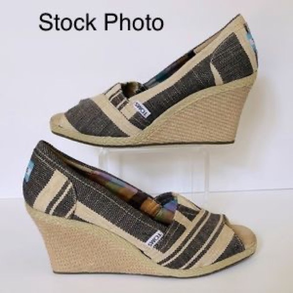 TOMS Espadrille Textile Khaki Tan and Black Open Toe Wedge Size 9.5 - Picture 1 of 10